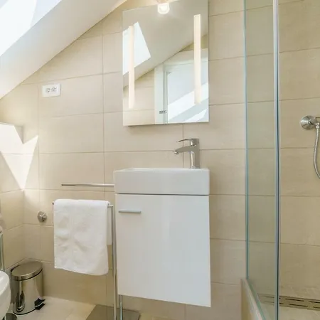 Apartment Dalmat *